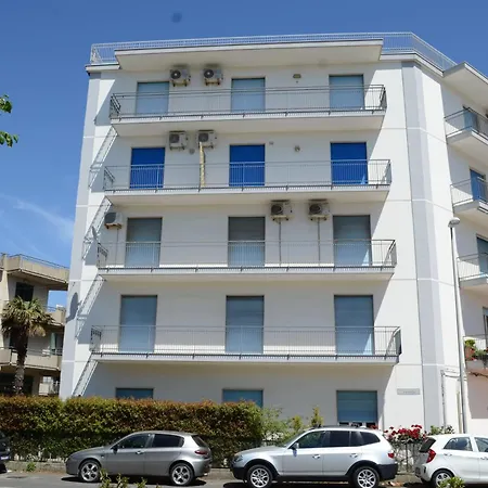 Fondachello Apartment