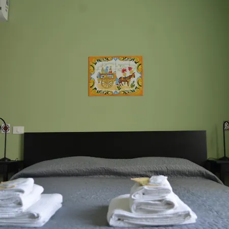 Fondachello Apartment