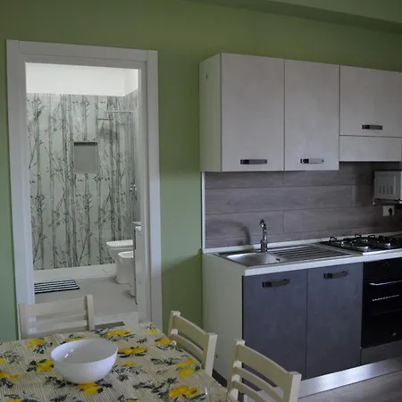 Fondachello Apartment *